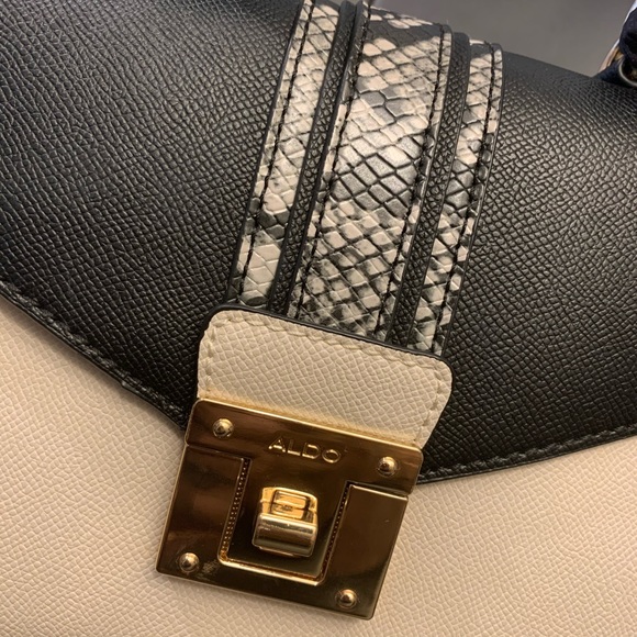 Aldo structured crossbody bag - Picture 4 of 8